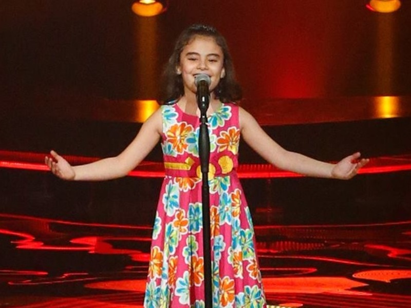 الطفلة غنى بوحمدان التي أبكت مشاهدي The Voice Kids لم تكن تجربتها الأولى في الغناء شاهدوا الفيديو